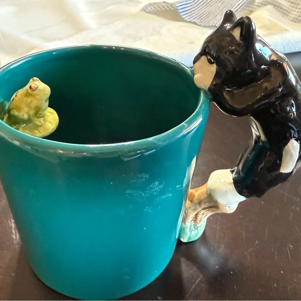 Vintage Teal Mug‎ with Cat and Frog Design